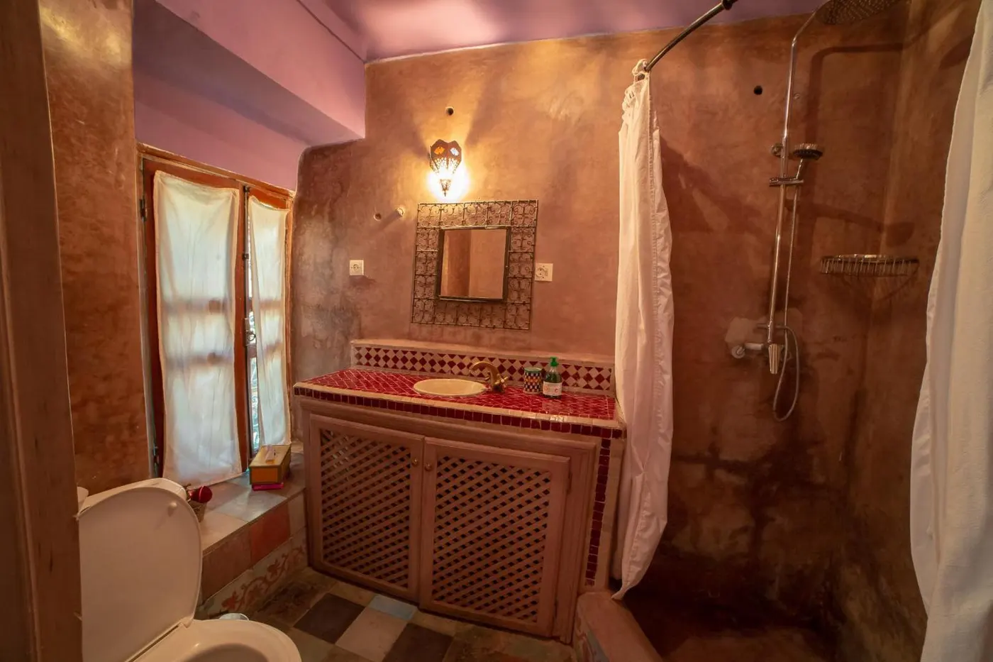 Tadelakt bathroom