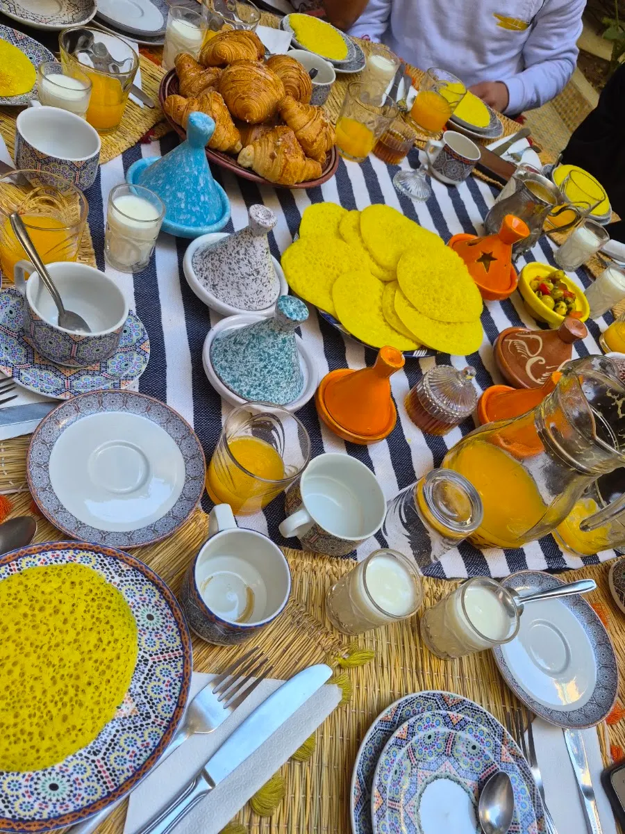 Breakfast from above on the zellij table